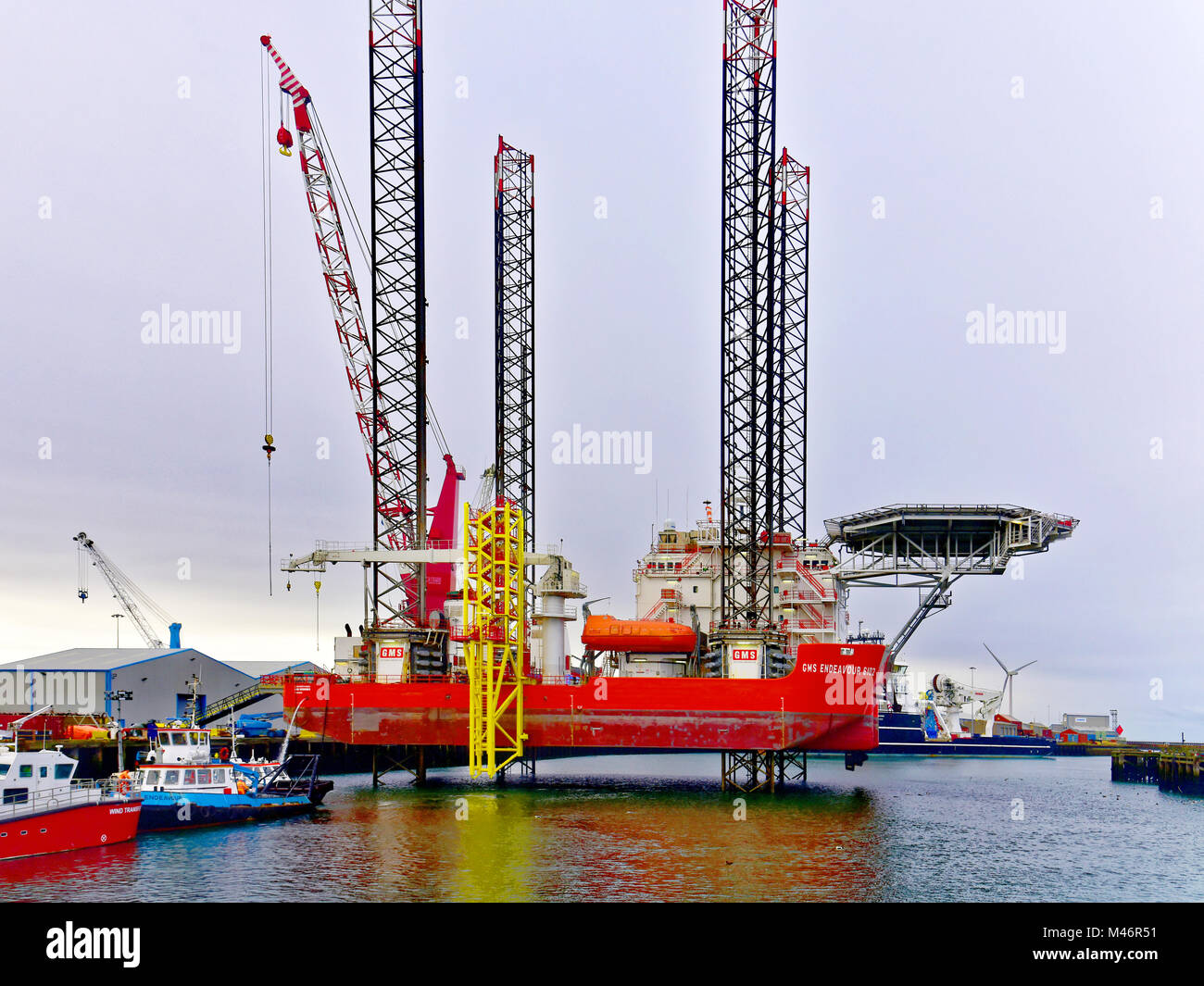 GMS Endeavour 6102 self propelled Jack up barge for construction well service and installation Stock Photo