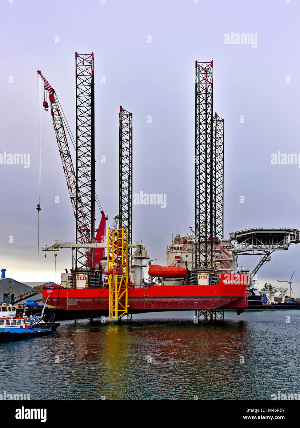 GMS Endeavour 6102 self propelled Jack up barge for construction well service and installation Stock Photo