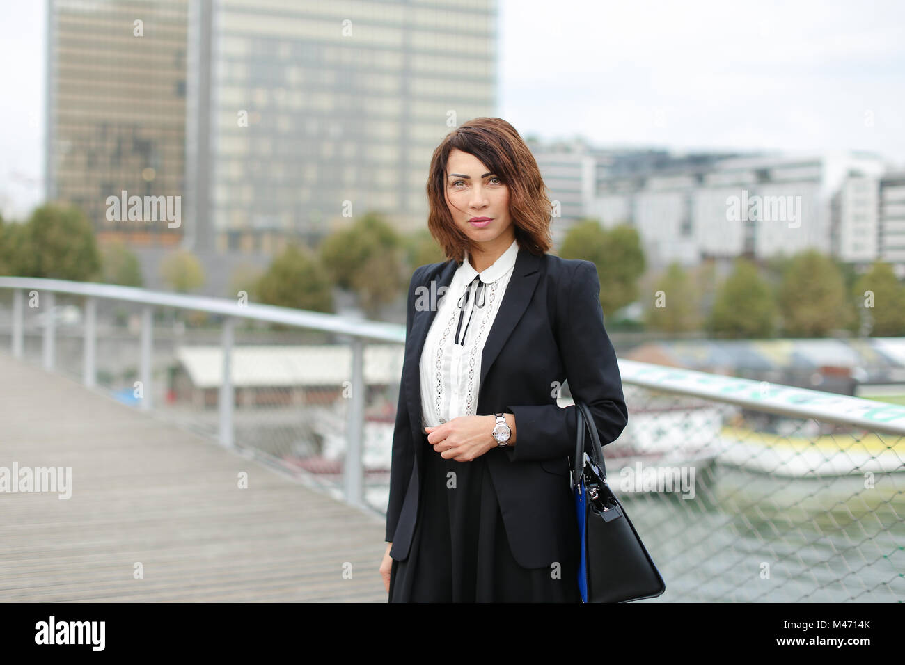 Vetement femme 2025 business