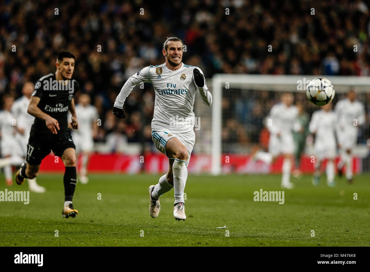 Gareth Bale (Real Madrid) drives forward on the ball Yuri Berchiche (PSG), UCL Champions League match between Real Madrid vs PSG at the Santiago Bernabeu stadium in Madrid, Spain, February 14, 2018. Credit: Gtres Información más Comuniación on line, S.L./Alamy Live News Stock Photo