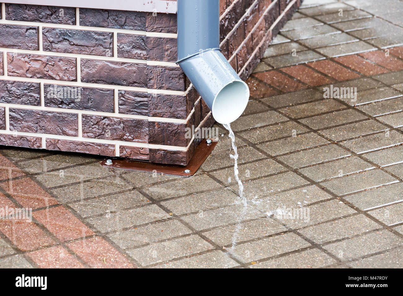 Rain spout hires stock photography and images Alamy