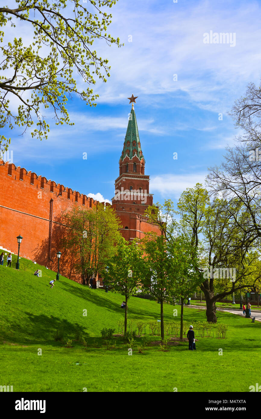 Alexandrovsky garden in Kremlin - Moscow Russia Stock Photo - Alamy