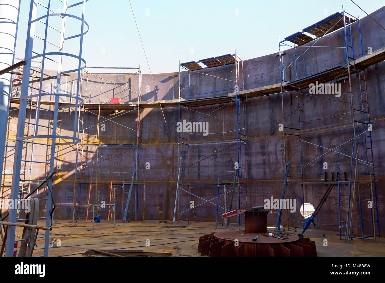 Sectional scaffolding installed inside the tank Stock Photo - Alamy