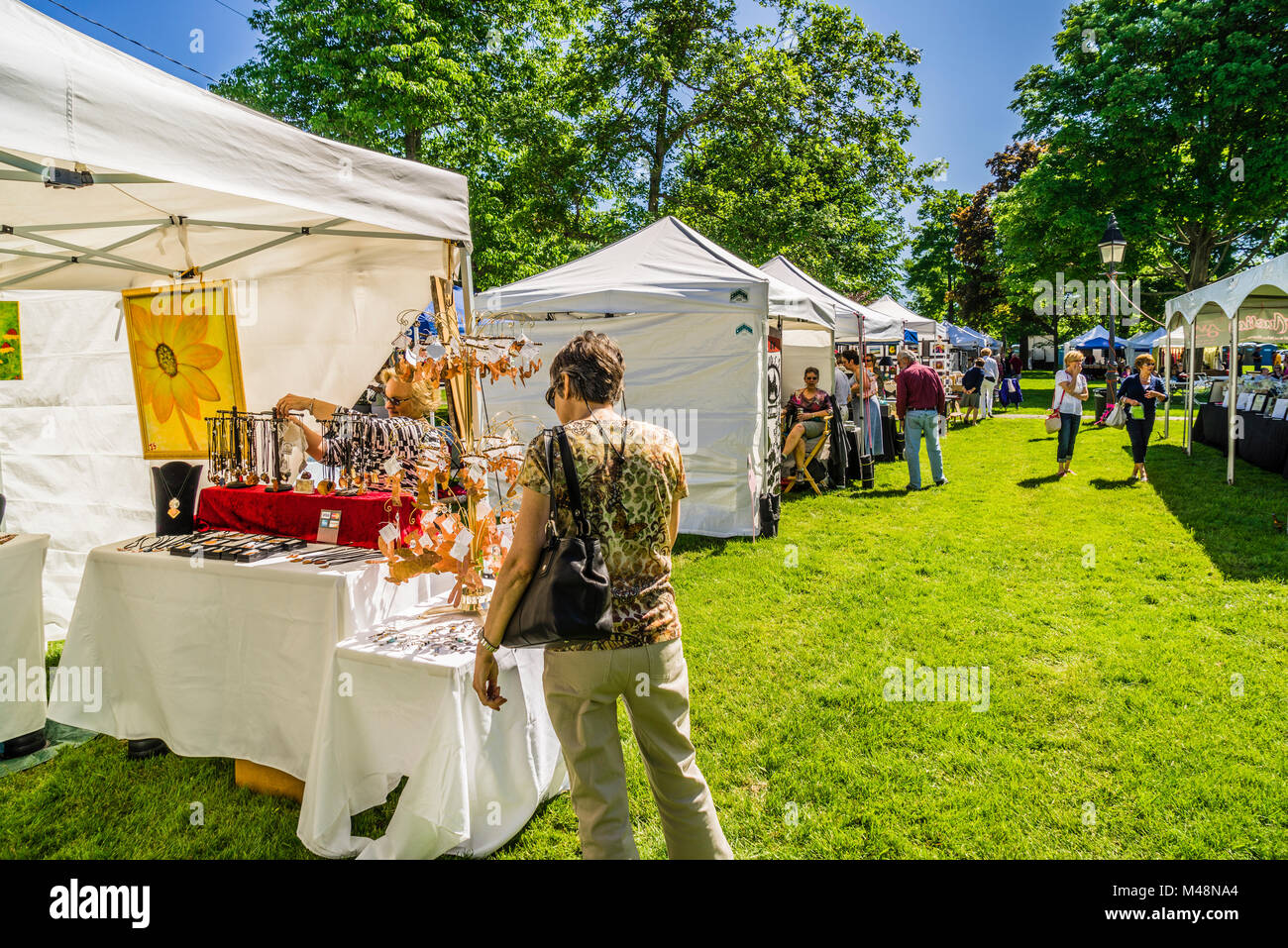 Gallery on the Green Arts & Crafts Show   Litchfield, Connecticut, USA Stock Photo