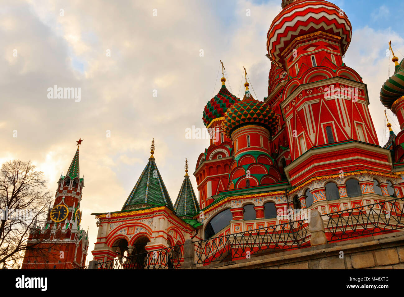 Moscow Russia The Kremlin Is A Fortified Complex At The Heart Of Stock Photo Alamy Moscow Russia The Kremlin Is A Fortified Complex At The Heart Of Stock Photo Alamy