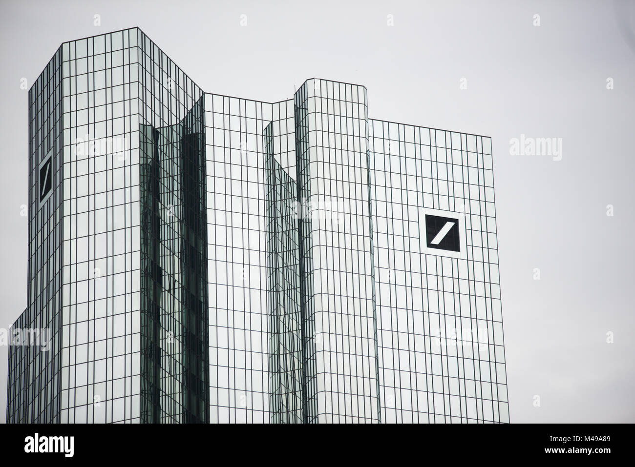 Skyscraper of the Deutsche bank in Frankfurt Stock Photo - Alamy