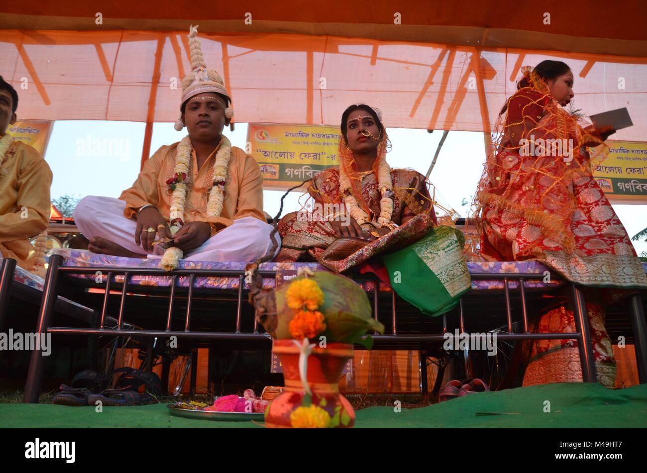 Kolkata, India. 14th Feb, 2018. Today is Maha Shiv Ratri, the day for ...