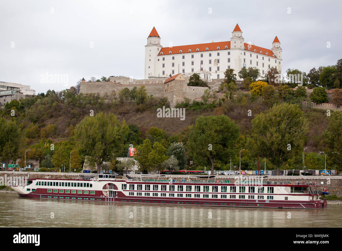 Burg Bratislava Slowakei High Resolution Stock Photography And Images Alamy