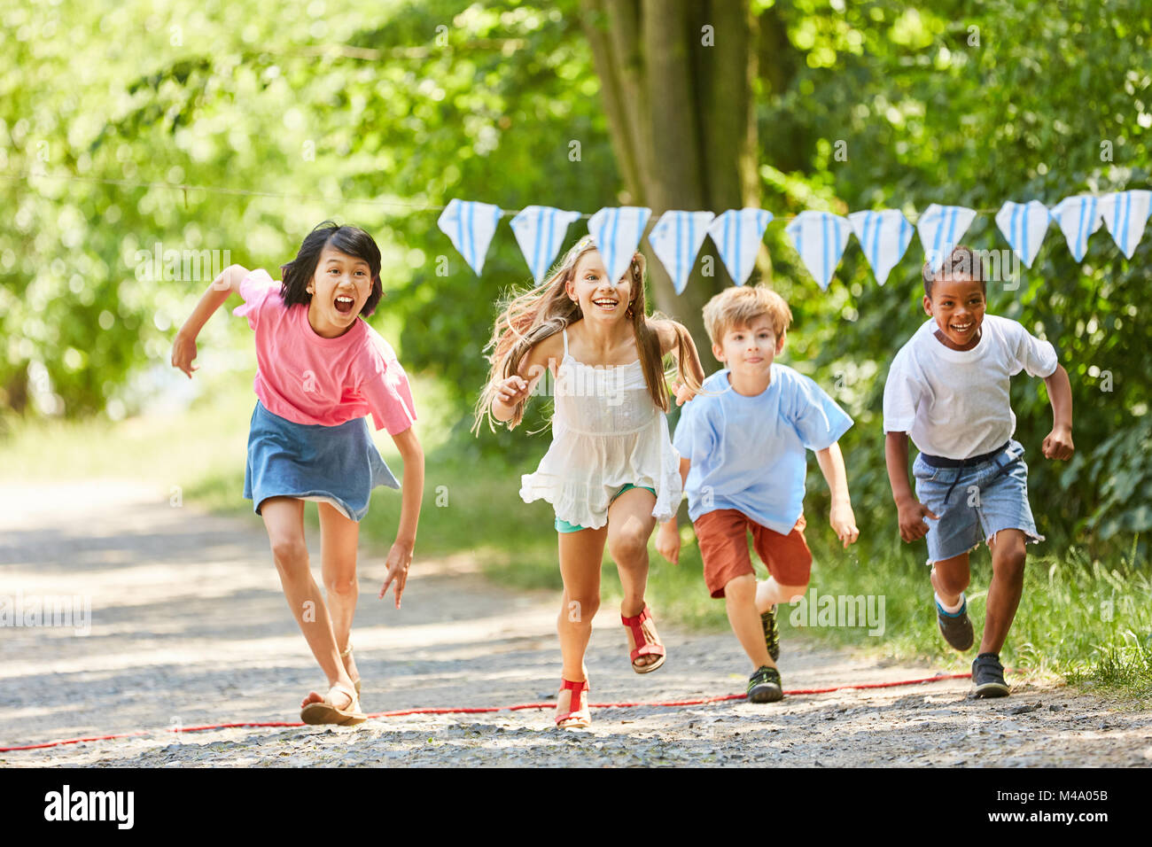 School race kids hi-res stock photography and images - Alamy