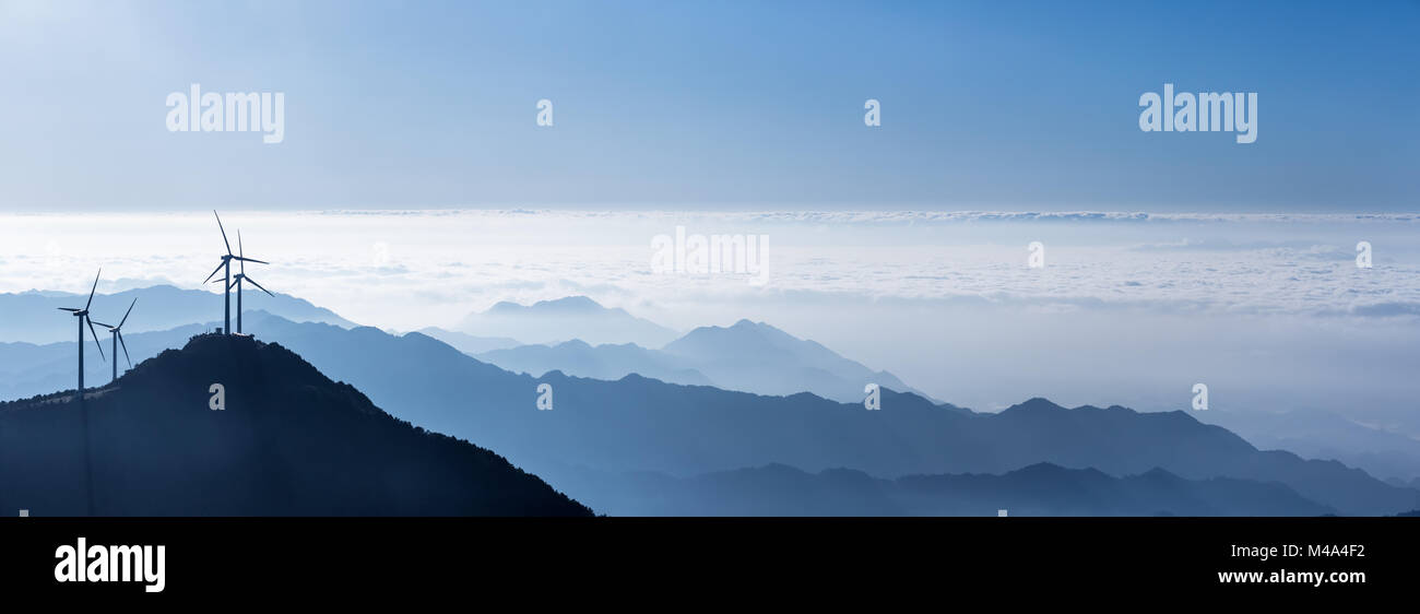 Bluegrass Ridge Wind Project panoramic view of the blue ridge mountains and wind turbines Stock ...