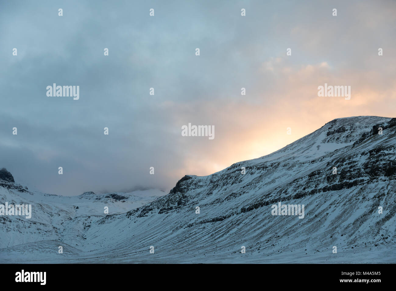 Mountain obscuration hi-res stock photography and images - Alamy