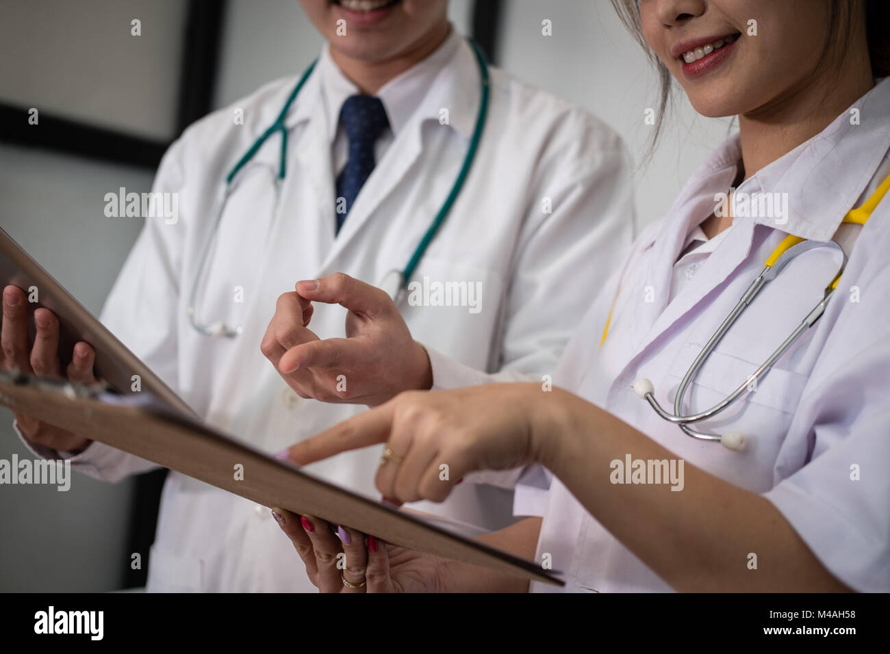 doctor discussing patient treatment. medical staff have meeting for diagnosis plan in conference room in hospital. Stock Photo