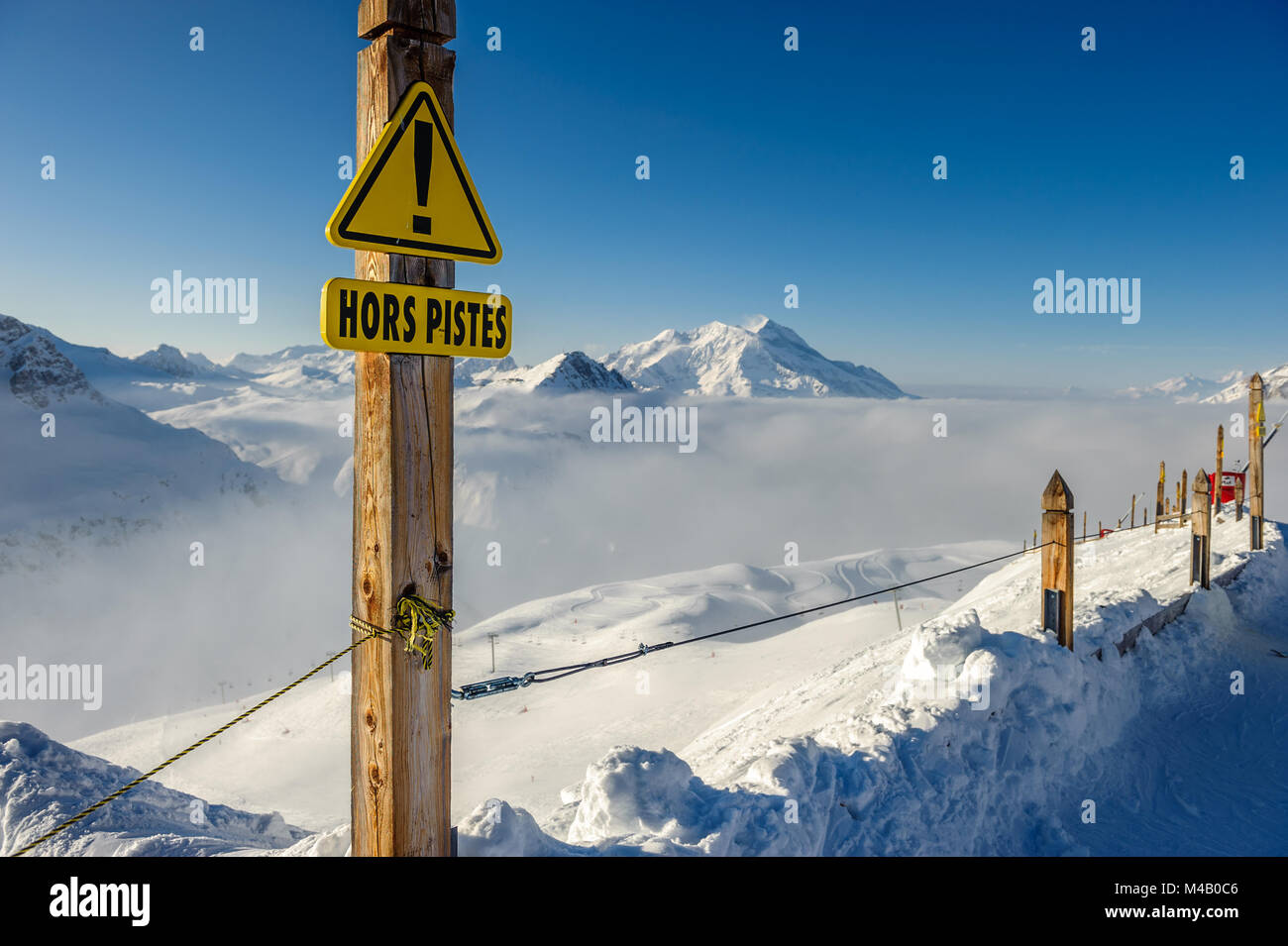 Summit warning sign winter hi-res stock photography and images - Alamy