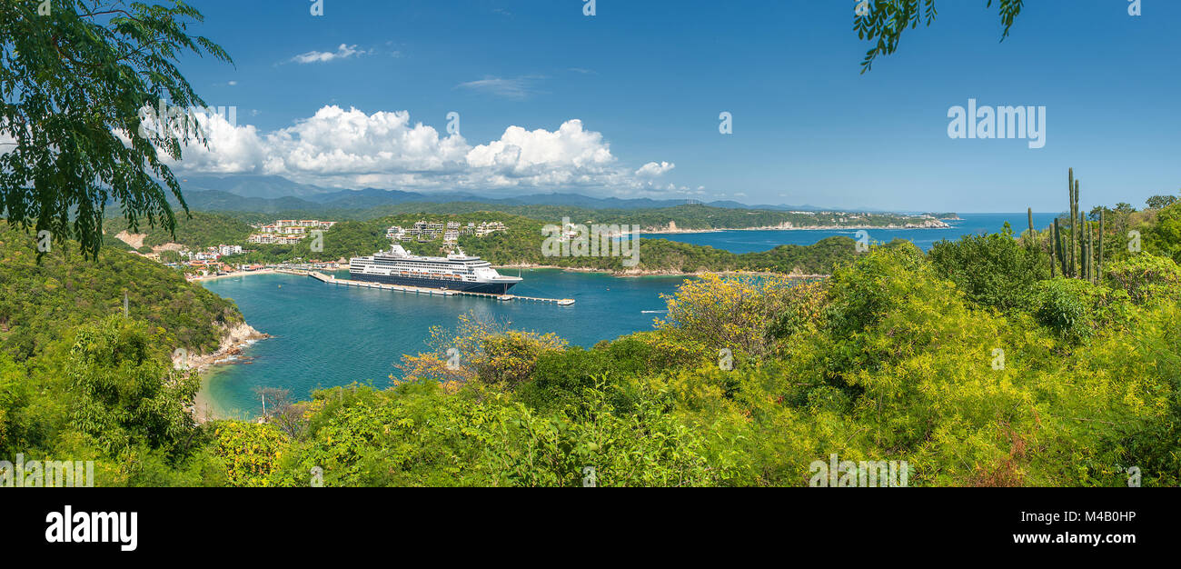 Cruise liner in Santa Maria Huatulko bay, Mexico Stock Photo