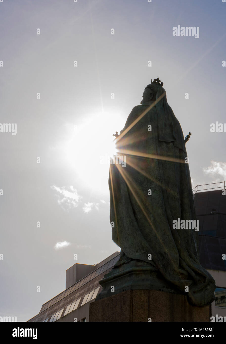 Statue of Queen Victoria in] Birmingham, UK Stock Photo Alamy