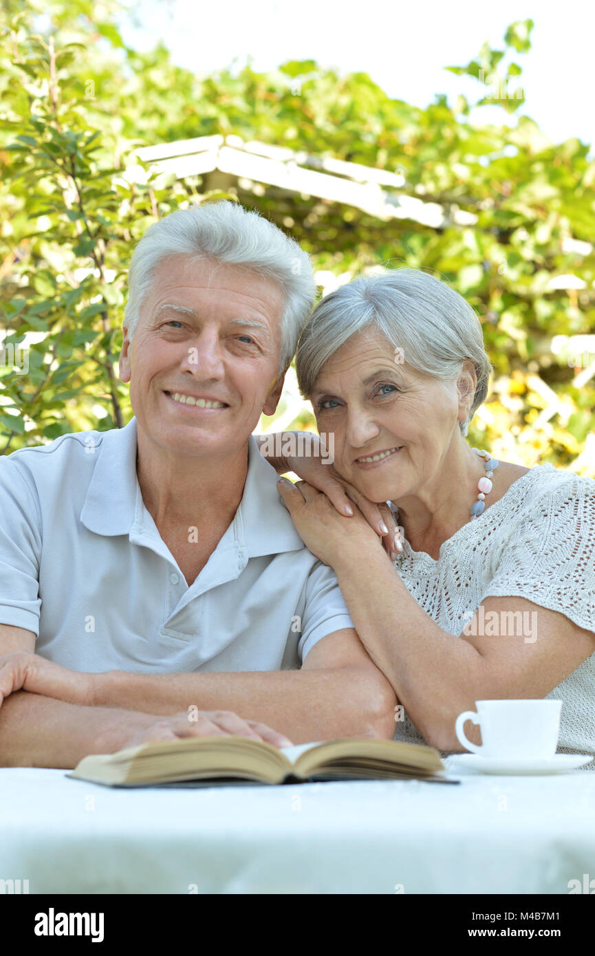 Elderly couple table face each hi-res stock photography and images - Alamy