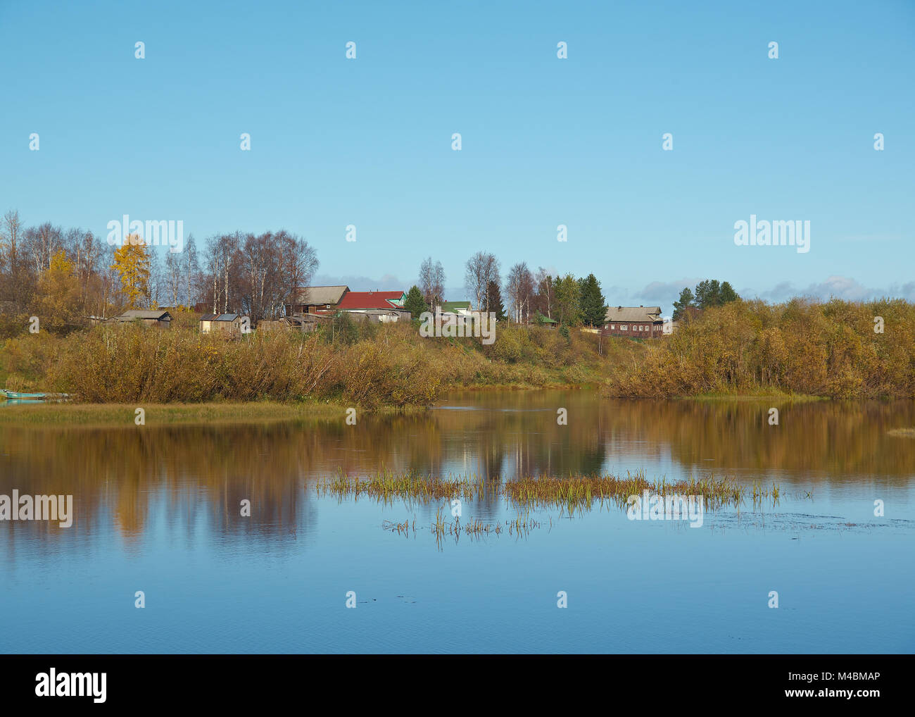 Reflected gold sunlight hi-res stock photography and images - Alamy