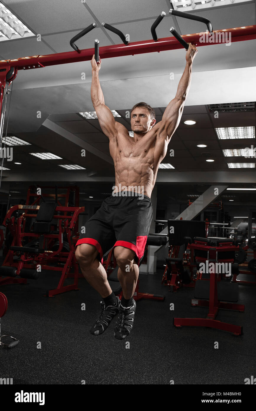 Man gym horizontal bar not woman back hi res stock photography and images Alamy
