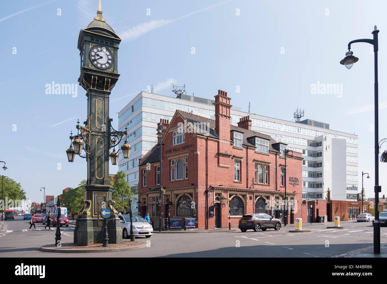 The Jewellery Quarter Clock and Rose Villa Tavern, The Jewellery Quarter of Birmingham, England Stock Photo