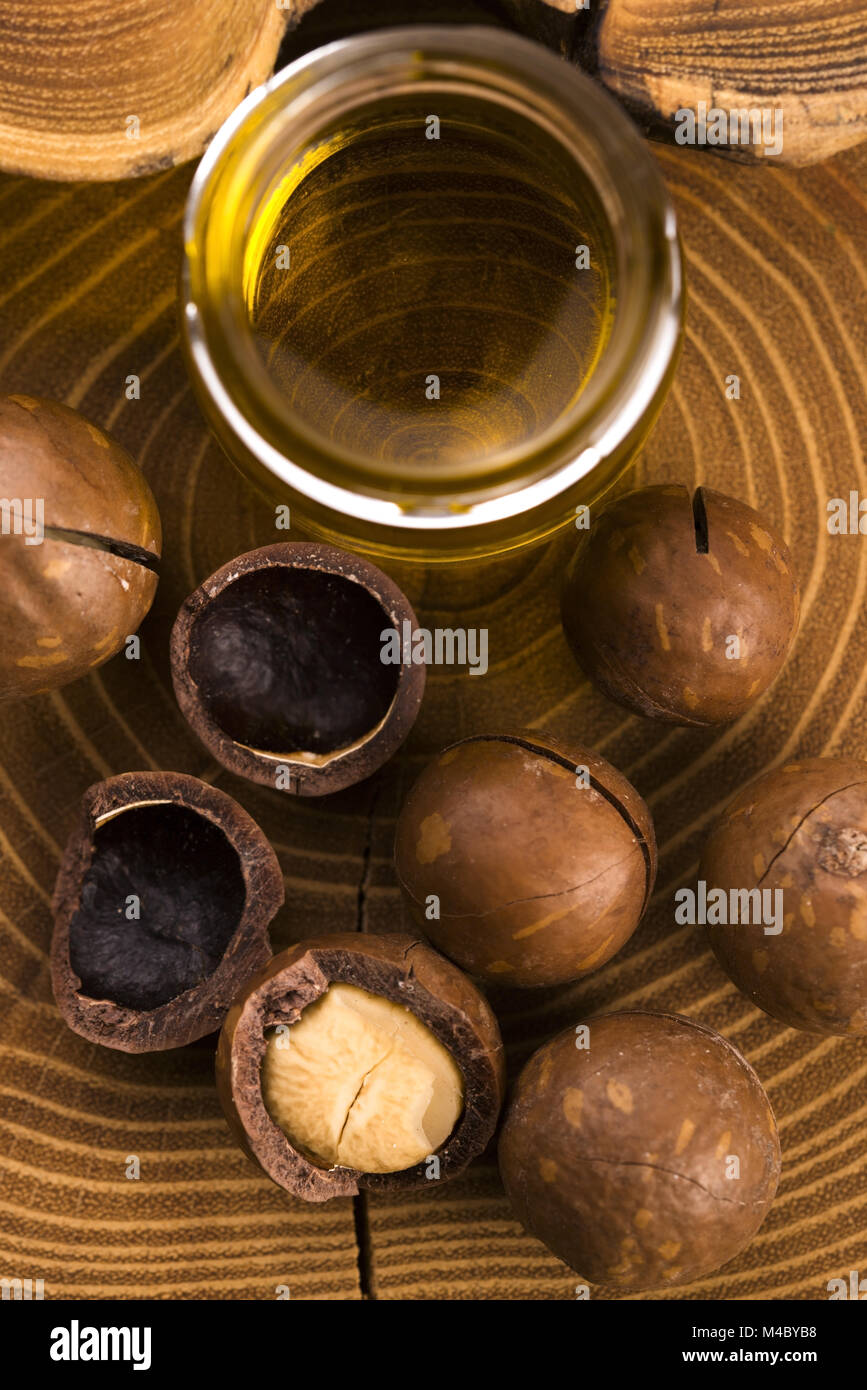 Macadamia nut oil Stock Photo Alamy