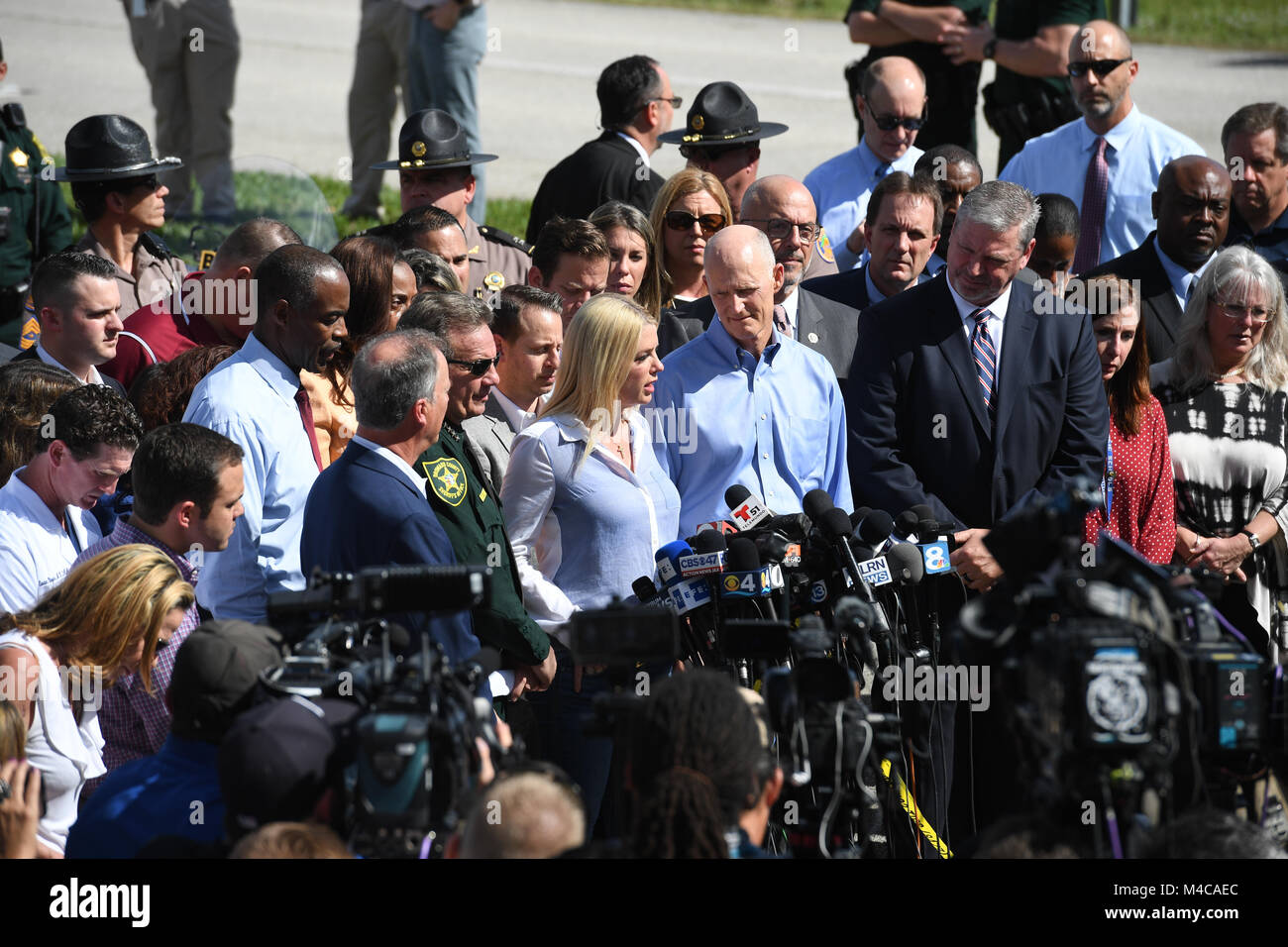 Florida attorney general pam bondi hi-res stock photography and images -  Page 2 - Alamy