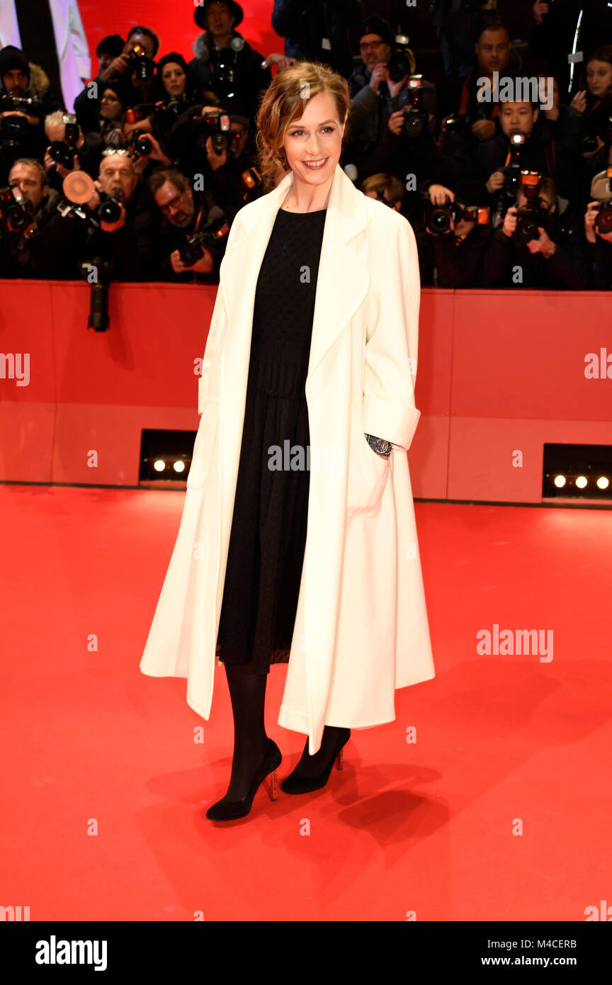 Berlin, Germany. 15th February, 2018. Cecile de France attending the 'Isle Of Dogs' premiere at the 68th Berlin International Film Festival / Berlinale 2018 at Berlinale Palast on February 15, 2018 in Berlin, Germany. Credit: Geisler-Fotopress/Alamy Live News Stock Photo