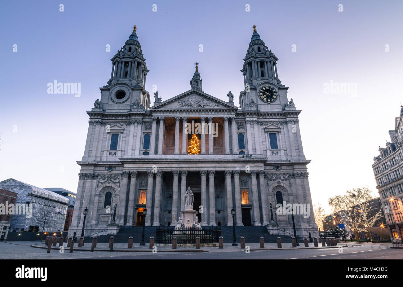 St Paul's Cathedral London at dusk. Stock Photo