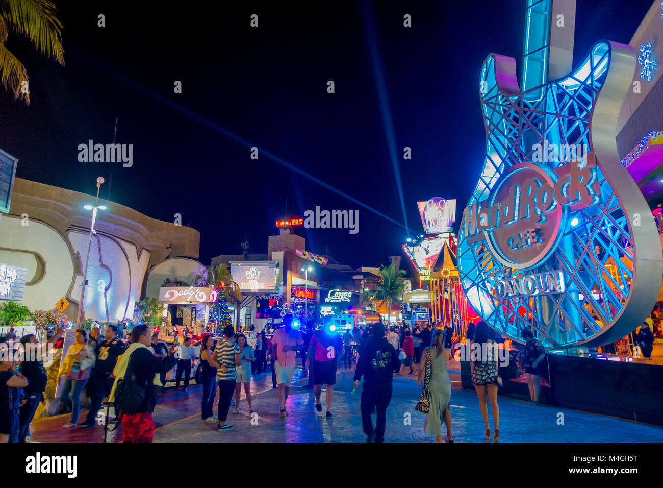 CANCUN, MEXICO - JANUARY 10, 2018: Unidentified people at outdoors of Hard  Rock Cafe in Cancun at the Forum center in Cancun's hotel zone Stock Photo  - Alamy