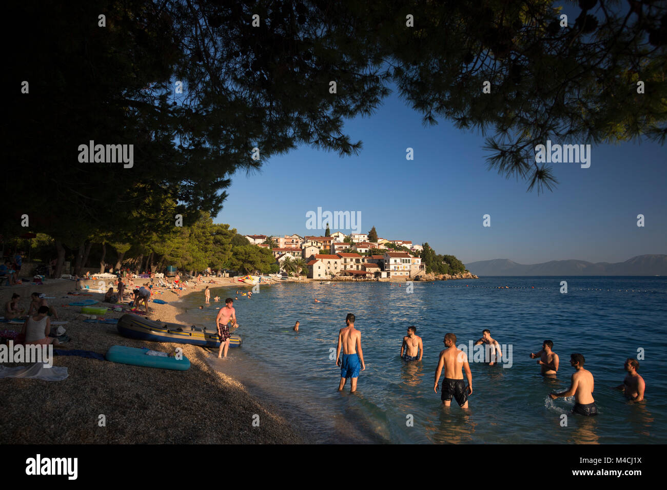 The Podaca pebble beach (Dalmatia - Croatia), in Summer. Split-Dalmatia County. Plage de galets de Podaca, en été (Dalmatie, Croatie). Podace. Stock Photo