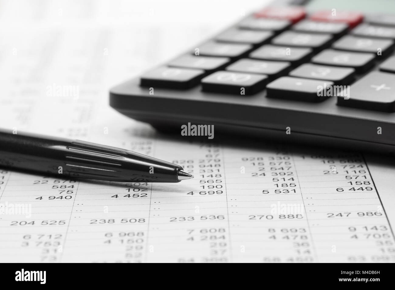 Financial and balance sheet hi-res stock photography and images - Alamy