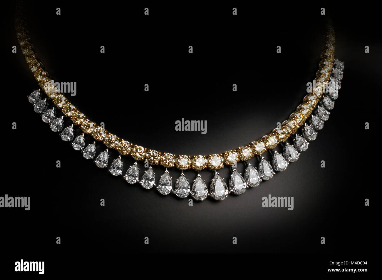 White diamonds hi-res stock photography and images - Alamy