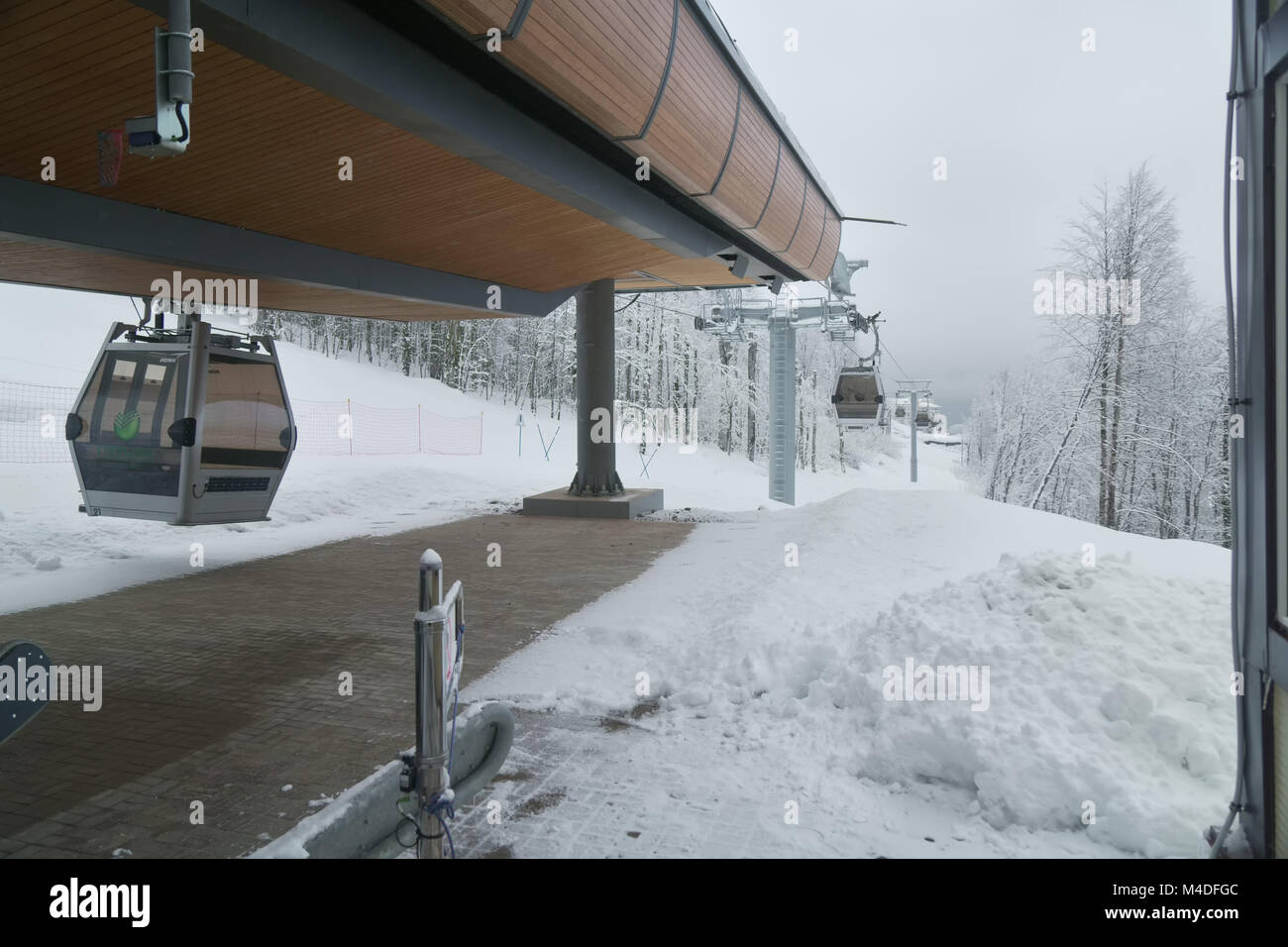 Urban gondola lift hi-res stock photography and images - Alamy