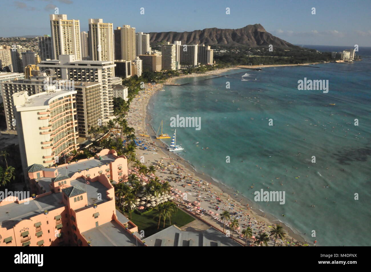 Beautiful aerial waikiki city beach hi-res stock photography and images ...