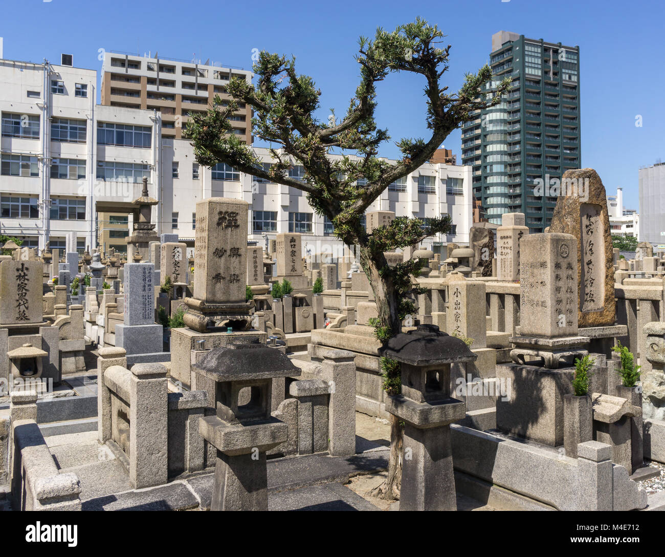 shitennoji graveyard Stock Photo