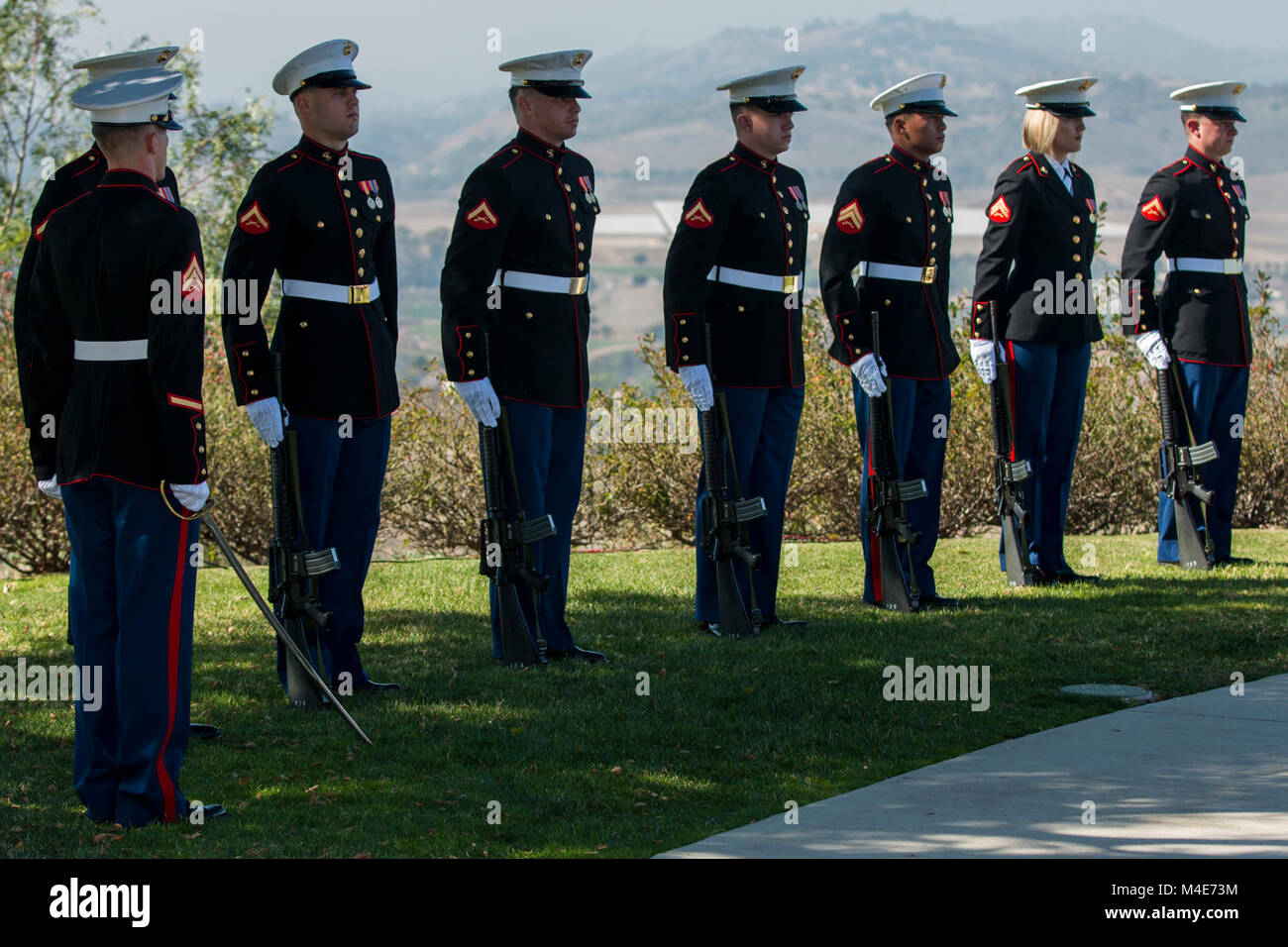 Ronald reagan wreath laying ceremony hi-res stock photography and ...