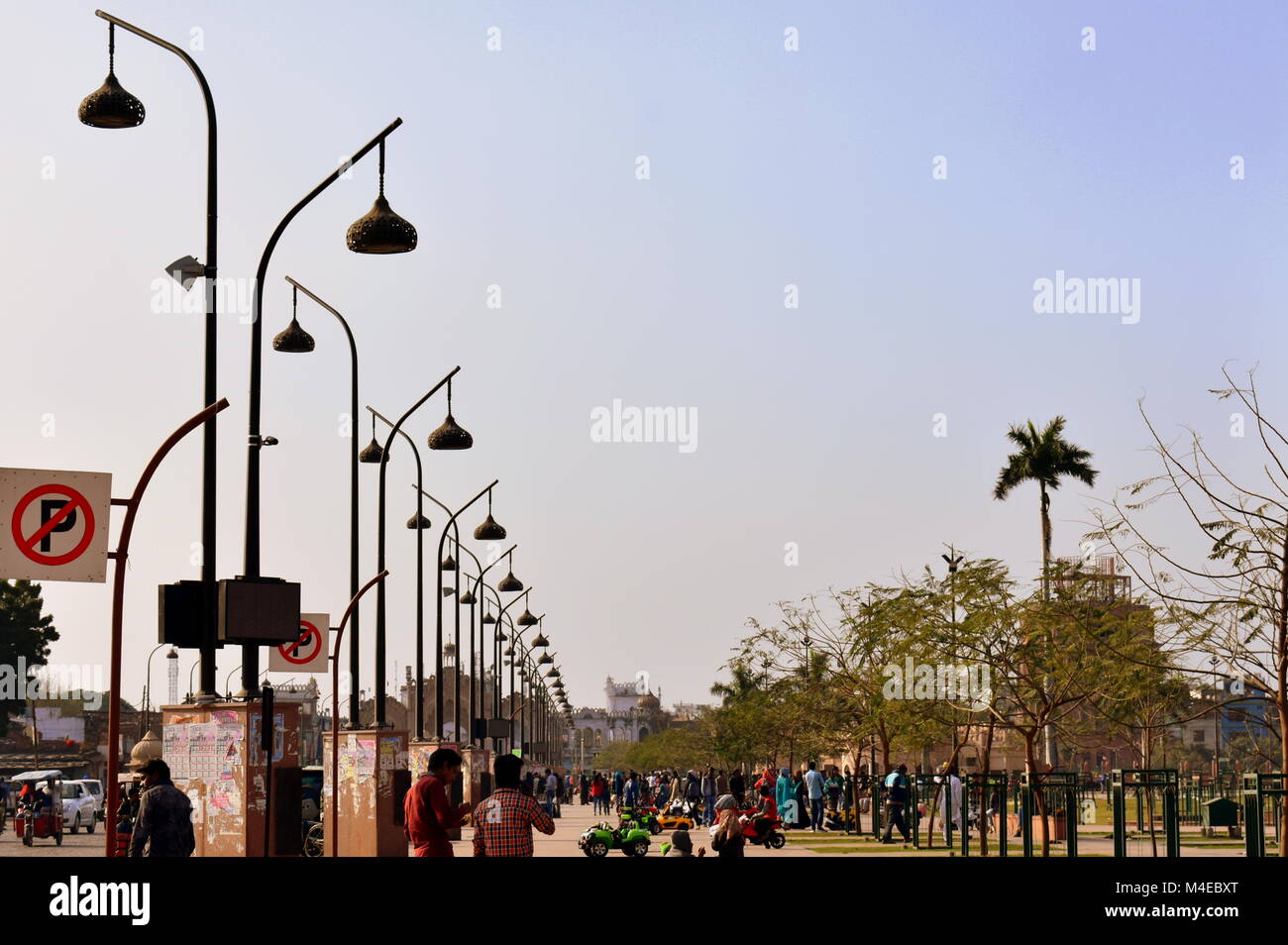 Lucknow Strrets Lucknow streets hi-res stock photography and images - Alamy