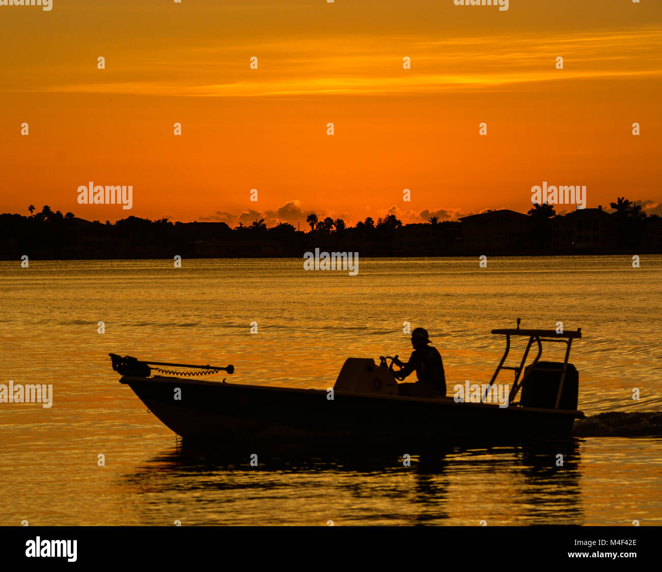 Silhouette of a boat hi-res stock photography and images - Alamy
