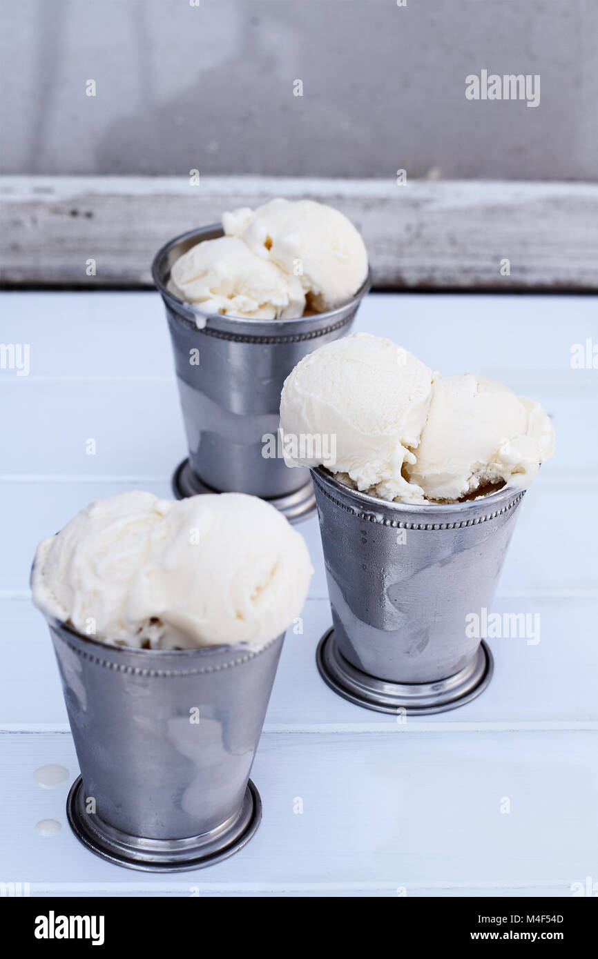 Ice cream scoop melting hi-res stock photography and images - Page 2 - Alamy