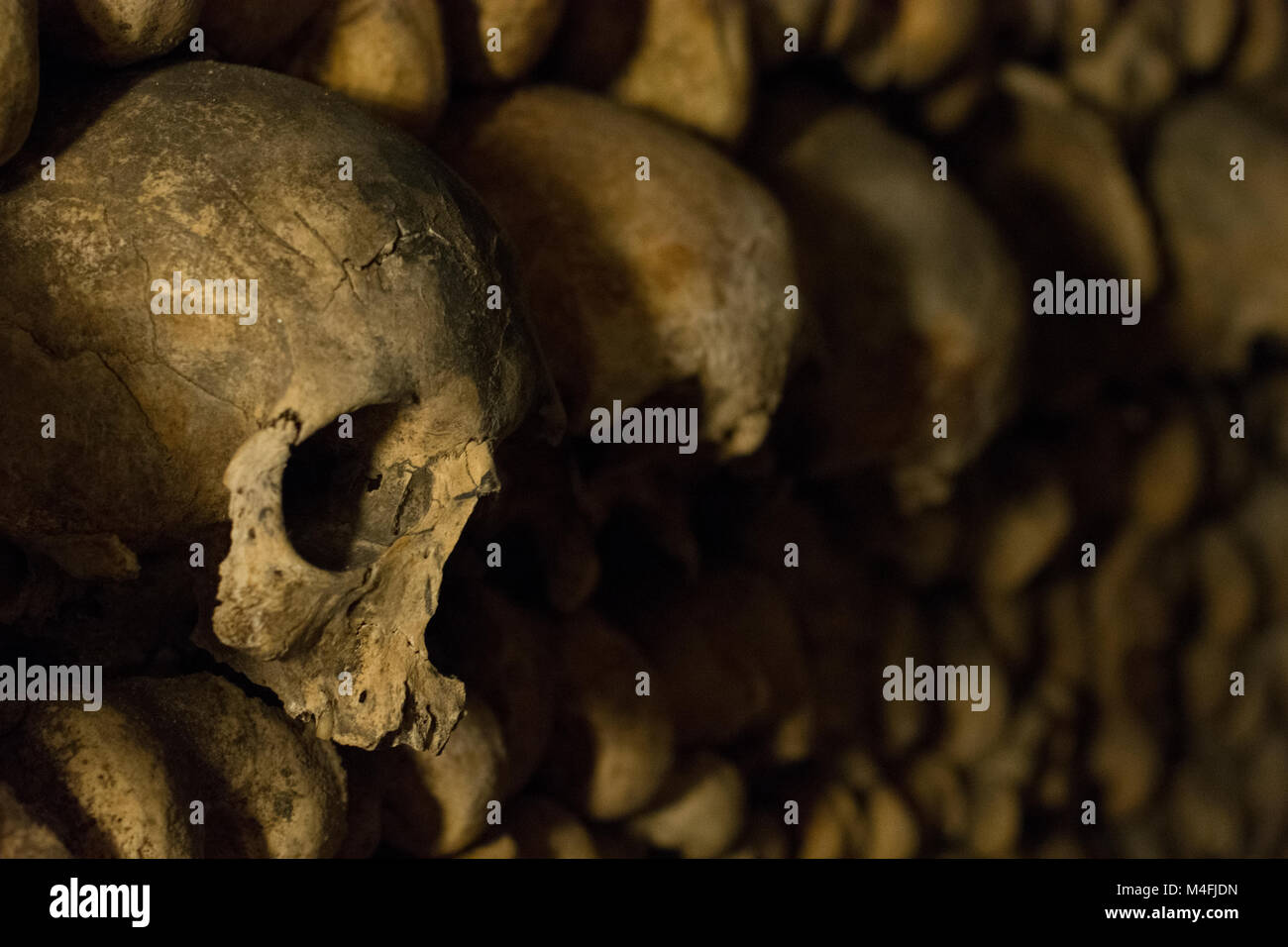 Walls built with skulls in Paris Stock Photo Alamy