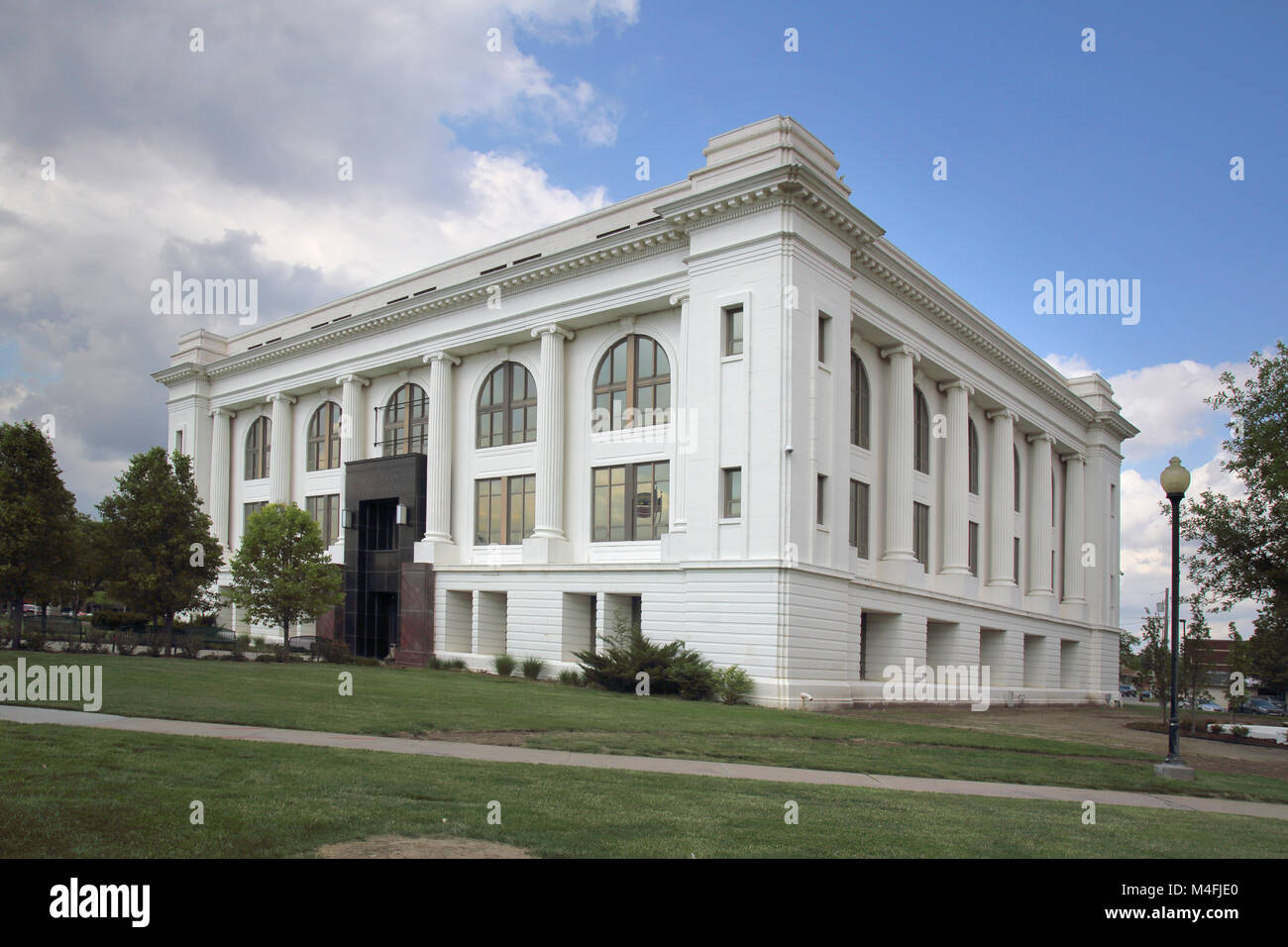 the courthouse in great bend kansas Stock Photo Alamy