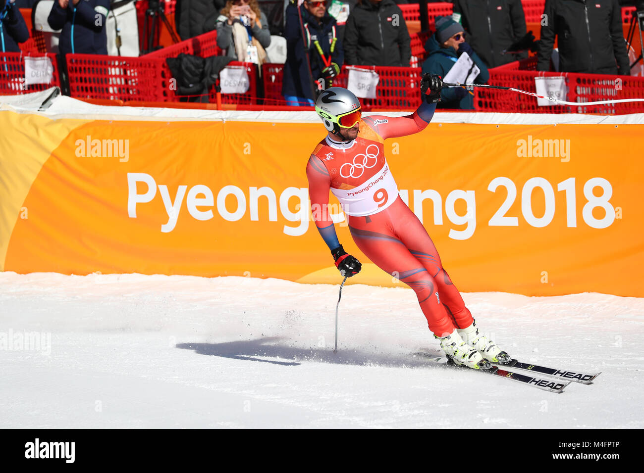 Pyeongchang, South Korea. 16th Feb, 2018. Jeongseon, South Korea. 16th Feb, 2018. Aksel Lund Svindal of Norway in the men's Super G alpine skiing event during the Pyeongchang 2018 winter olympics in Jeongseon, South Korea. Credit: Daniel Karmann/dpa/Alamy Live News Stock Photo