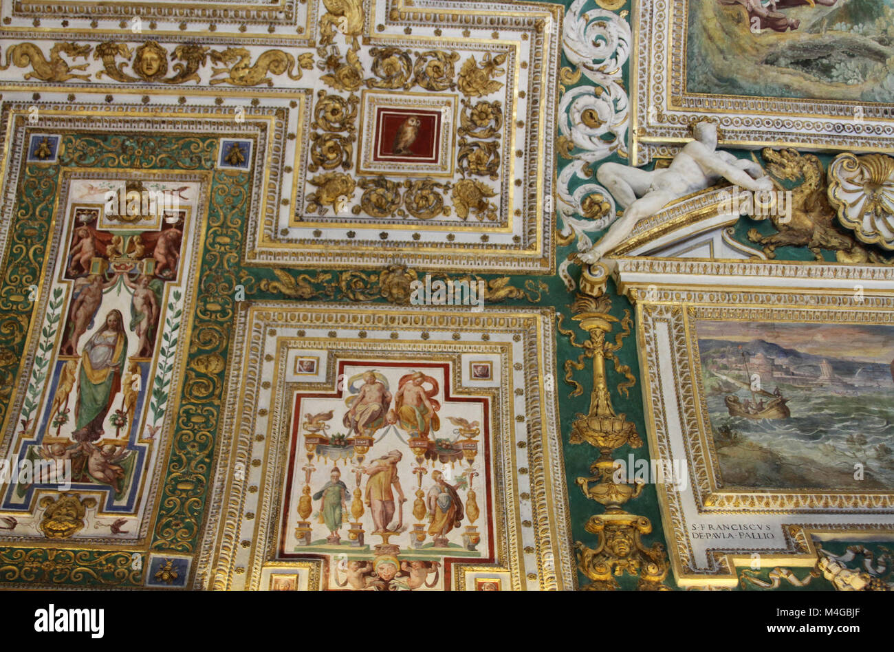 Vatican ceiling artwork angels hi-res stock photography and images - Alamy
