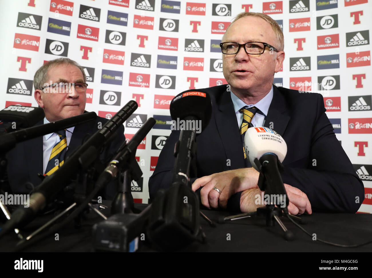 New Scotland manager Alex McLeish with SFA President Alan McRae during the media unveiling at Hampden Park, Glasgow. PRESS ASSOCIATION Photo. Picture date: Friday February 16, 2018. McLeish returns to the role 11 years after his first spell in charge. See PA story SOCCER Scotland. Photo credit should read: Andrew Milligan/PA Wire. Stock Photo