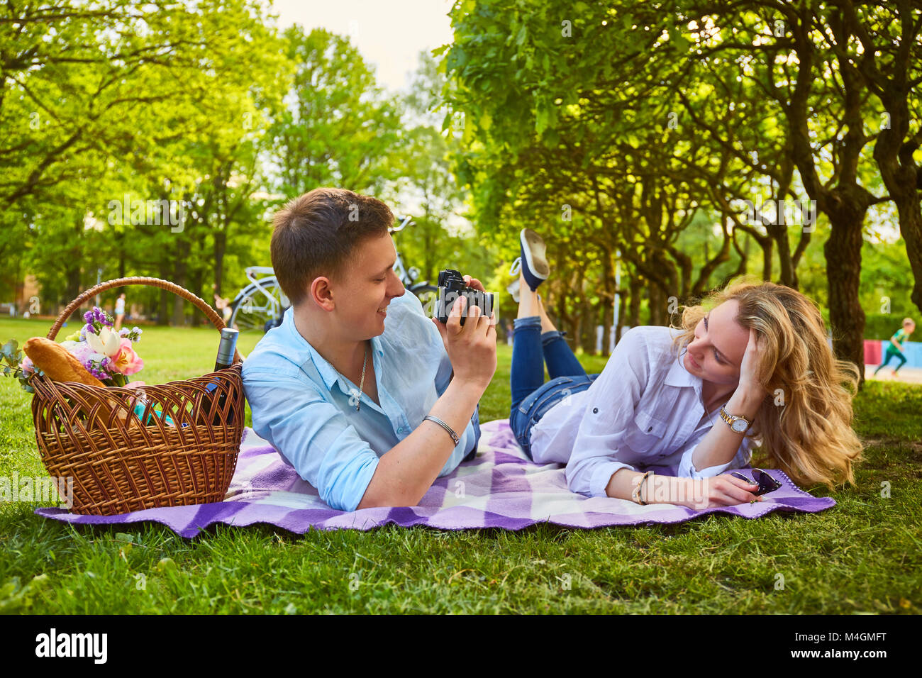 To be on a picnic. To be on a picnic
