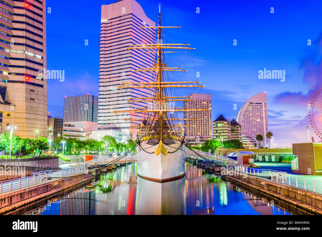 Yokohama waterfront hi-res stock photography and images - Alamy