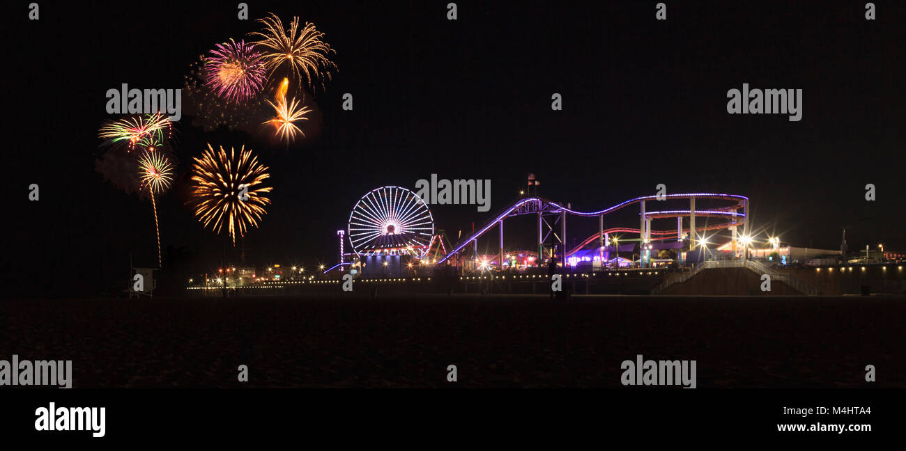 Santa monica pier at night fireworks hires stock photography and