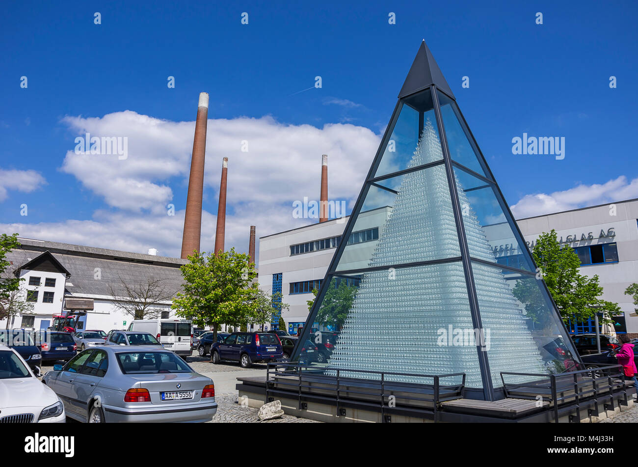 Zwiesel, Bavarian Forest, Bavaria, Germany; crystal glass pyramid on the  parking area of the factory of Zwiesel Kristallglas AG Stock Photo - Alamy