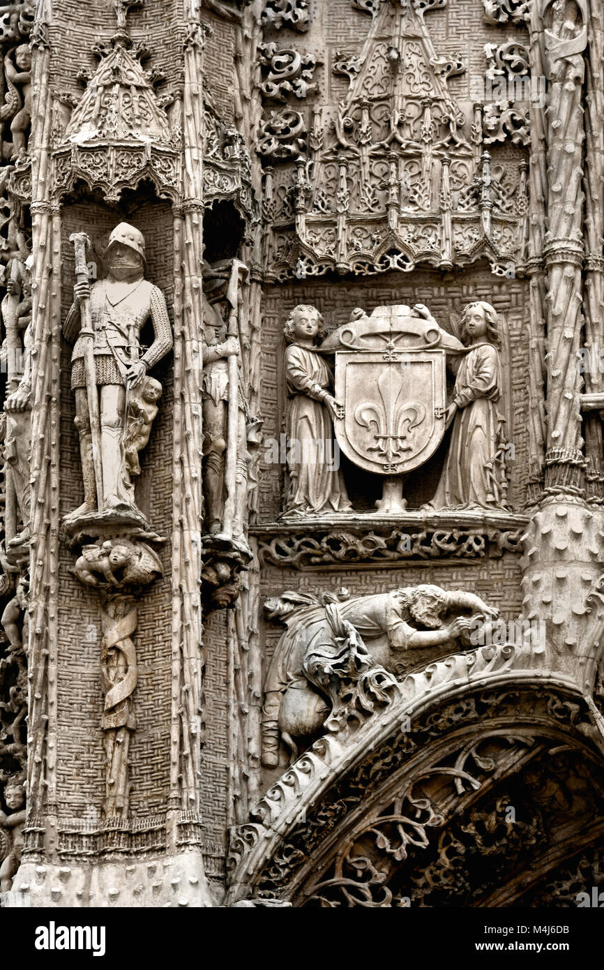 Sculptures of front facade (details) The Iglesia conventual de San Pablo or San Pablo de Valladolid is a church and former convent, of Isabelline style, in the city of Valladolid, in Castile and León, Architectural styleIsabelline Gothic (Gothic), Plateresque (Renaissance Completed in 1445-1616 ) Spain Spanish Stock Photo