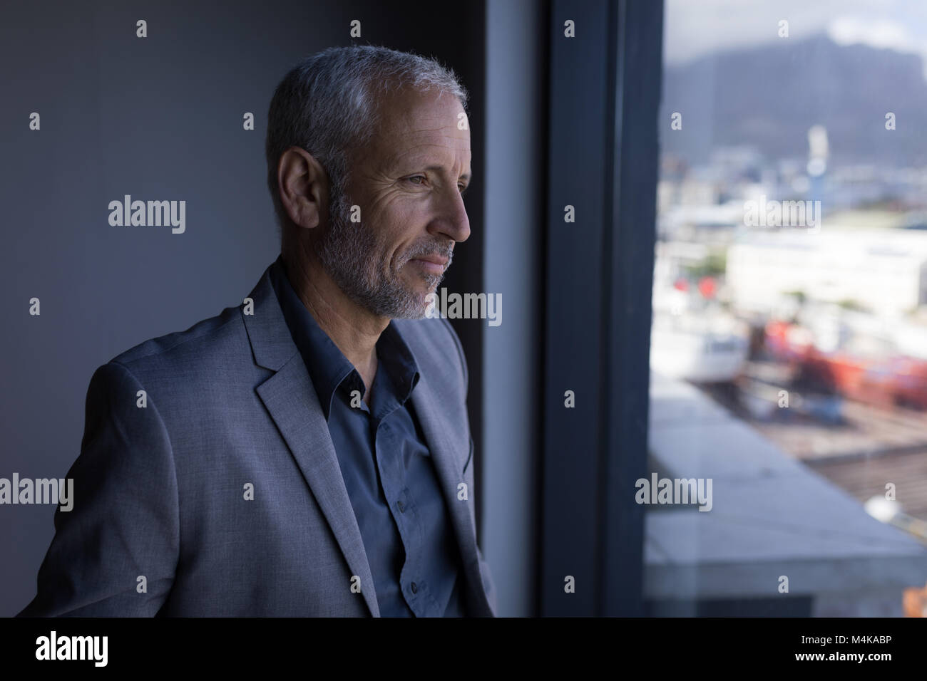 Business man hi-res stock photography and images - Alamy