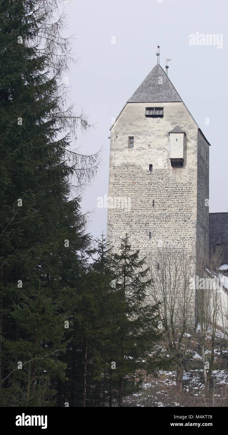 Schwaz Tirol Österreich  Burg Freundsberg in der Nähe von Innsbruck im Winter Stock Photo
